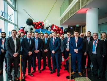 Gruppenbild Eröffnung Frankfurter Büro H&MV